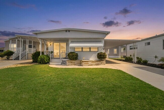 Building Photo - 718 S Green Cir