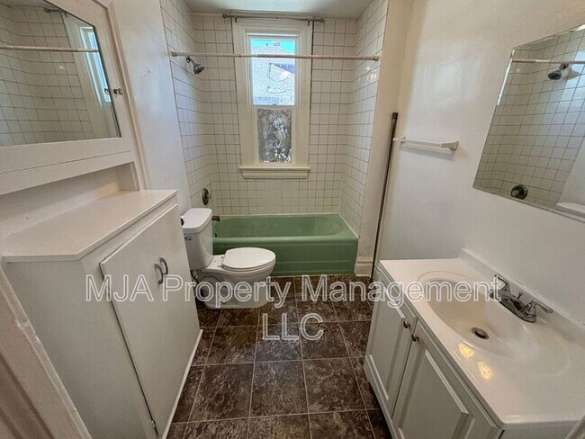 Building Photo - 1631 S 500 E