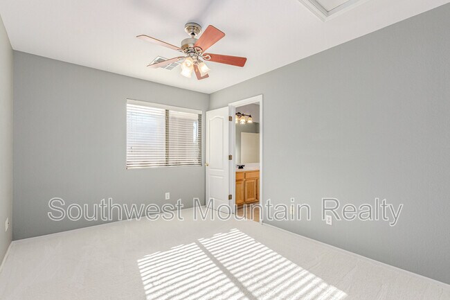 Building Photo - 1149 N Cholla St