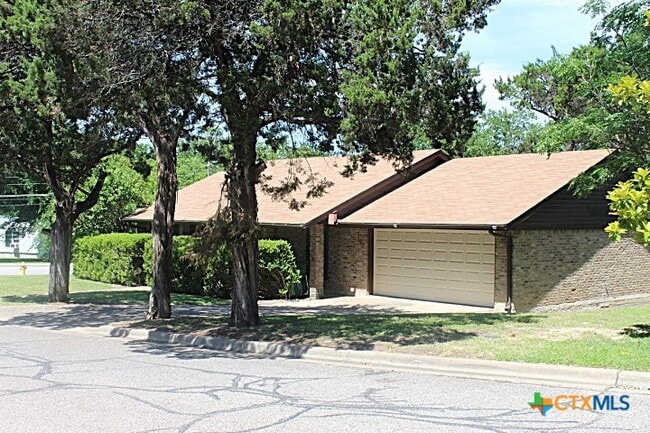 Primary Photo - 107 Suzanne Ln