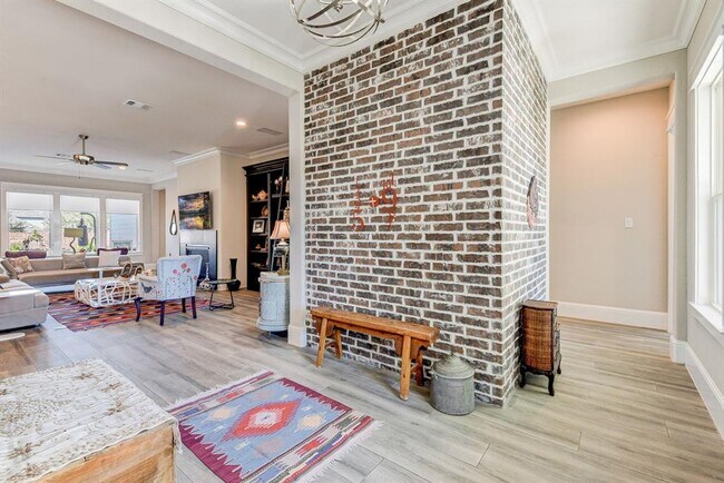 Building Photo - 2339 Pale Star Dr