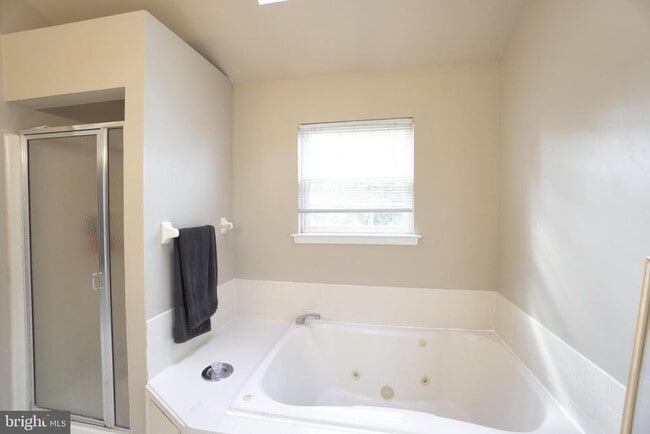 Building Photo - 2041 Greenes Way Cir