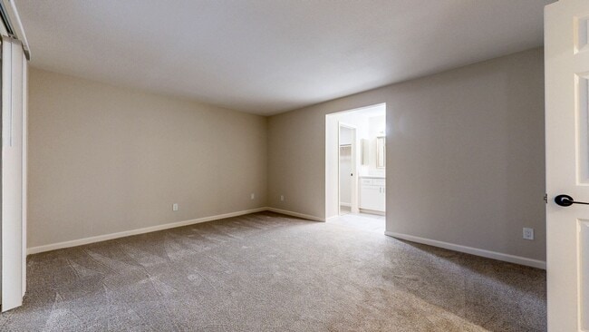Building Photo - Meticulously Maintained Four Bedroom Singl...