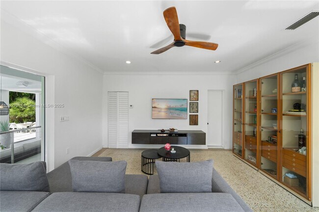 Building Photo - 1281 S Venetian Way