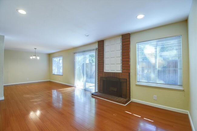 Building Photo - Remodeled townhouse with AC, Top Cupertino...