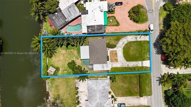 Building Photo - 13521 S Biscayne River Dr
