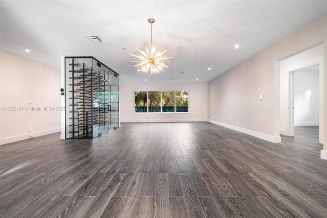 Building Photo - 10618 NE 11th Ct