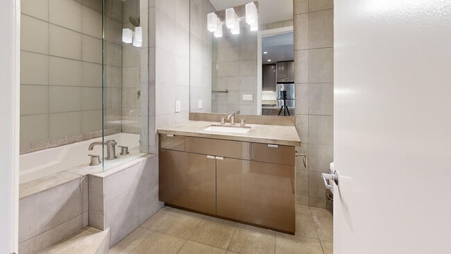 Building Photo - 1048 Pacific Ave