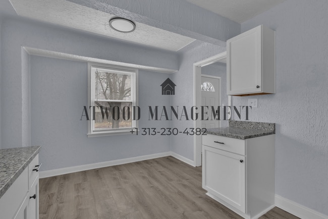 Building Photo - This beautifully updated 3-bedroom, 1-bath single-family home is ready for move-in!