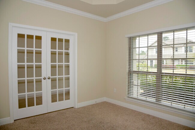 Building Photo - 289 Dickens Dr