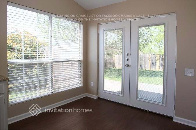 Building Photo - 501 Kalmia Dr