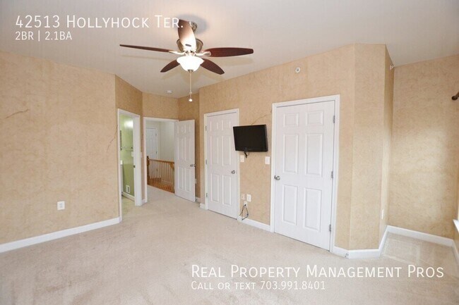 Building Photo - 42513 Hollyhock Terrace