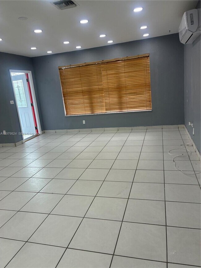 Building Photo - 17201 SW 117th Ct