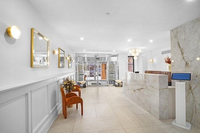 Primary Photo - 225 St Pauls Ave