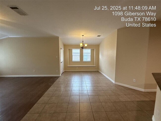 Building Photo - 1098 Giberson Way
