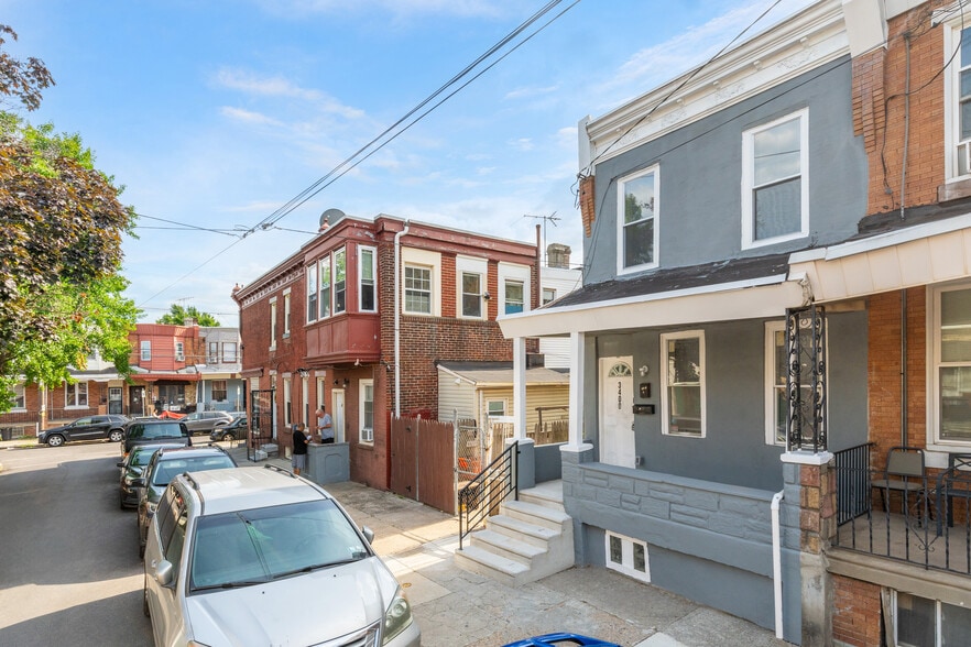 Building Photo - 3400 Reach St