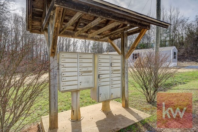 Building Photo - Chestnut St 119/Whispering Hills MHP