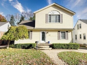 Building Photo - 806 N Altadena Ave