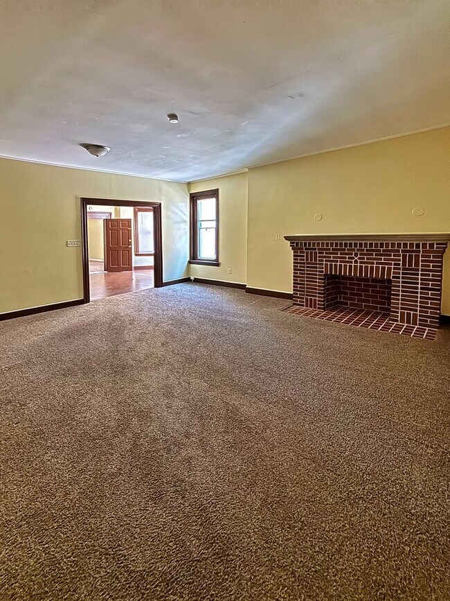 Building Photo - 113 N 13th St
