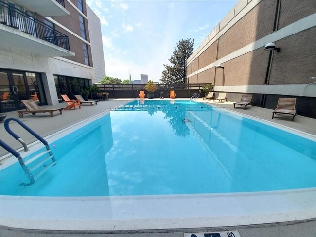 Building Photo - 620 Peachtree St NE