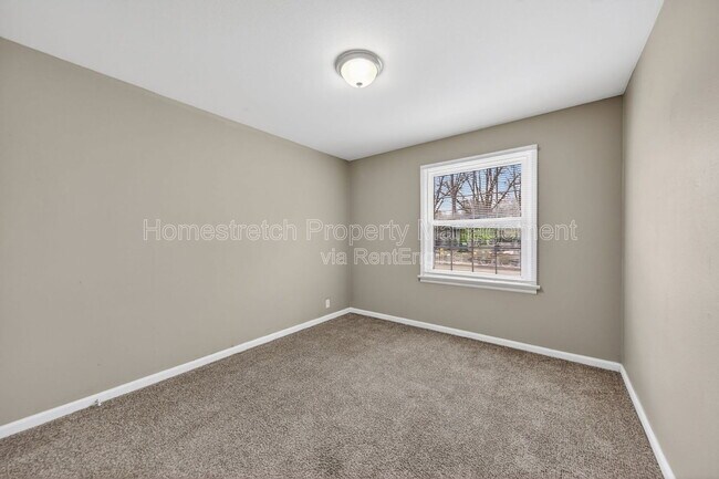 Building Photo - 10201 Surf Dr