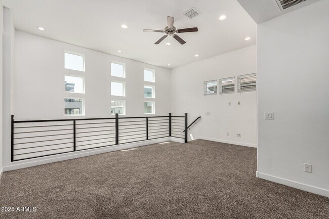 Building Photo - 7138 W Kent Dr