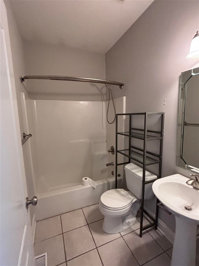 Building Photo - 311 Augusta Ave