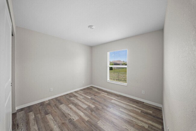 Building Photo - 202 NW 25th Pl