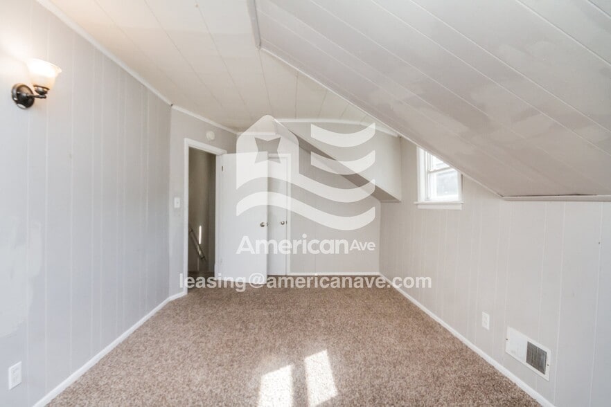 Building Photo - 161 16th Ave