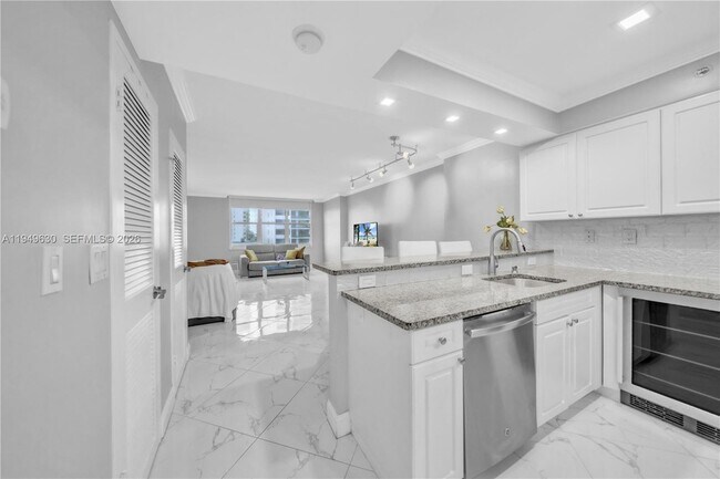 Building Photo - 2501 S Ocean Dr