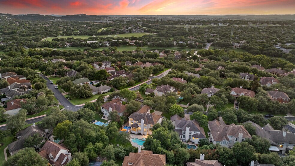 Building Photo - 402 Luna Vista Dr