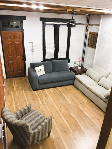 Building Photo - 121 Howard Ave