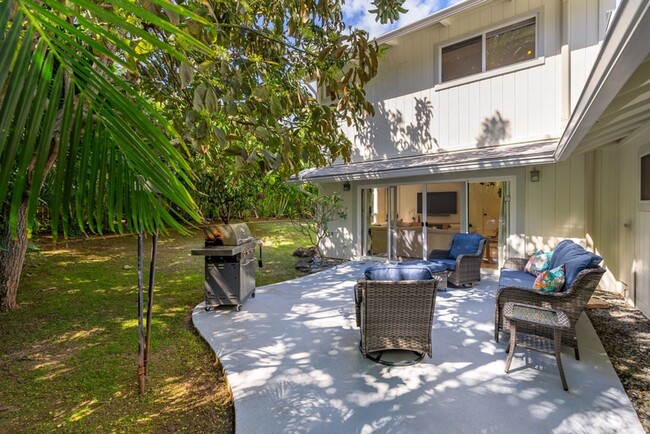 Building Photo - Nohie Lanikai: 4BR Beachside Retreat w/ Pr...