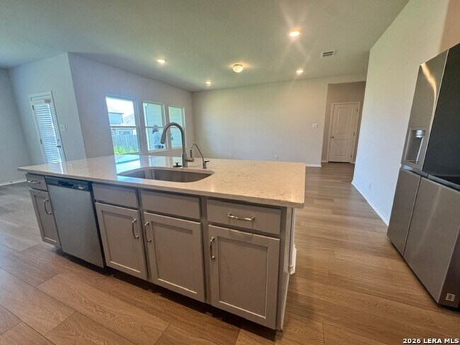 Building Photo - Newer Beautiful Home featuring 3-bedroom 2 Bath Plus office