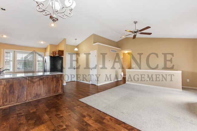 Building Photo - 5911 Hartford Dr
