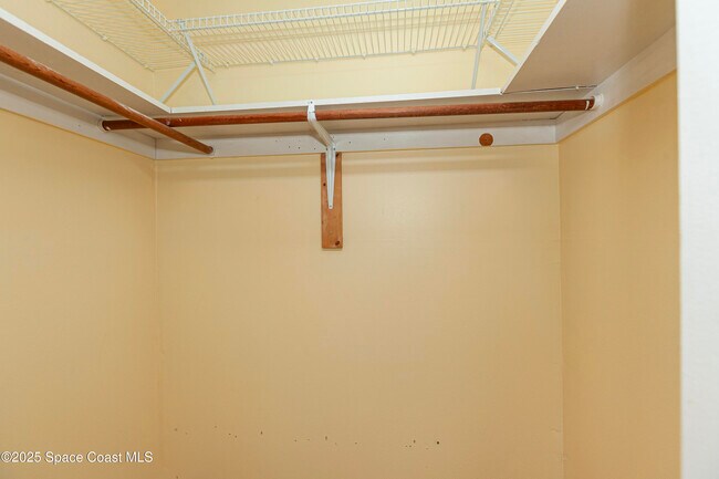 Building Photo - 190 E Olmstead Dr