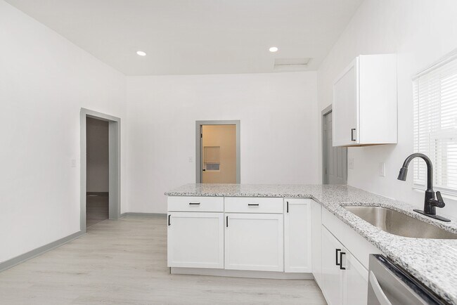 Building Photo - 1229 Spann Ave