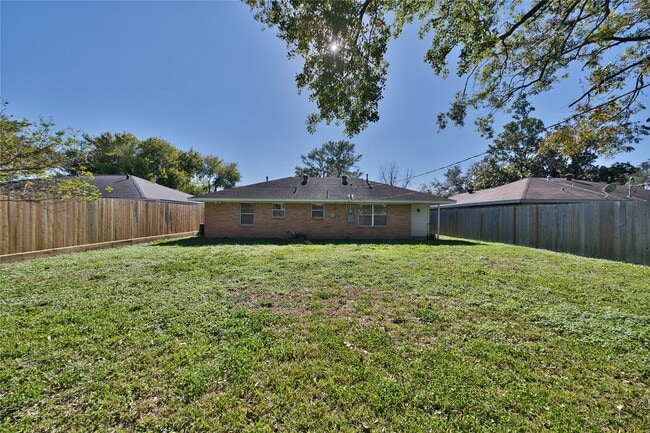 Building Photo - 5210 De Lange Ln