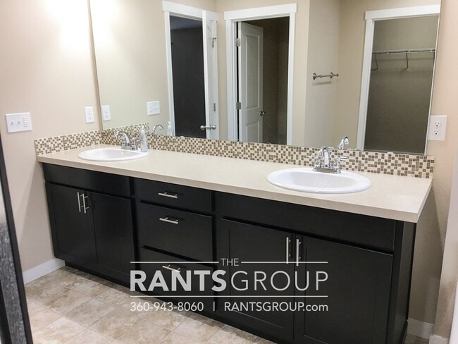 Building Photo - Spacious and Bright 4-bed, 2.5-bath home in The Preserve Available mid-April!