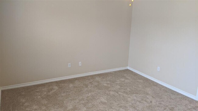 Building Photo - 114 Sendero Dr