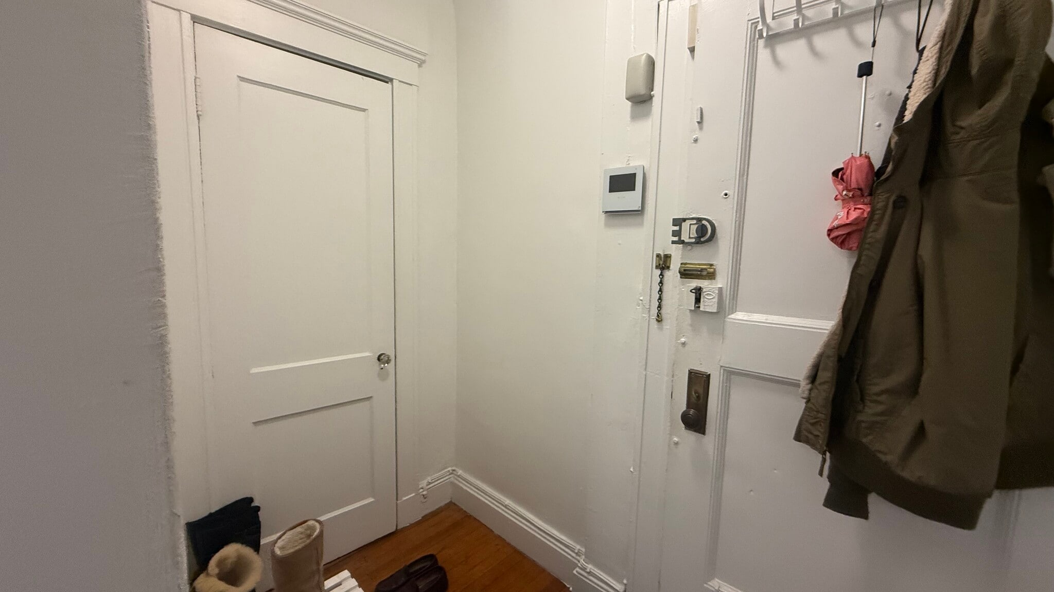 Building Photo - 199 Park Dr