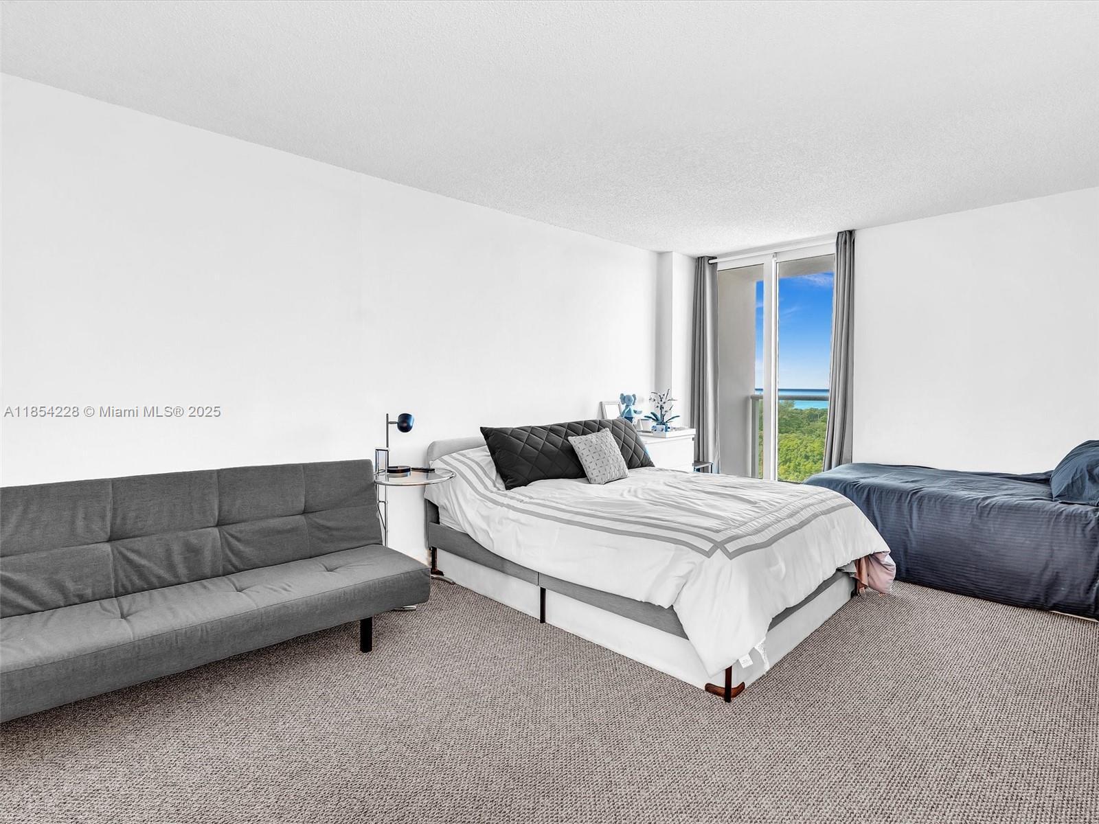 Building Photo - 100 Bayview Dr