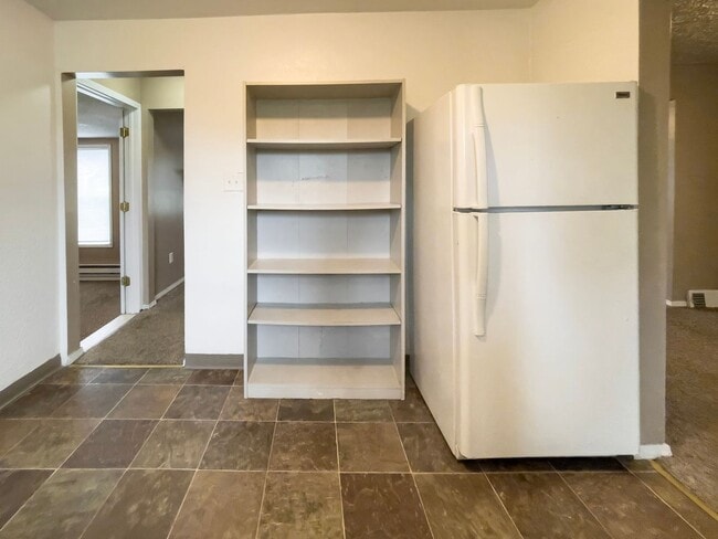 Building Photo - PRELEASING for AUGUST! Near to Campus