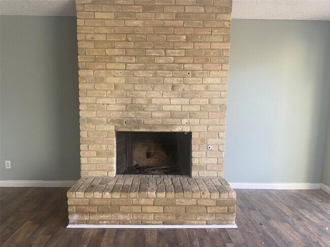 Building Photo - 501 Towne House Ln
