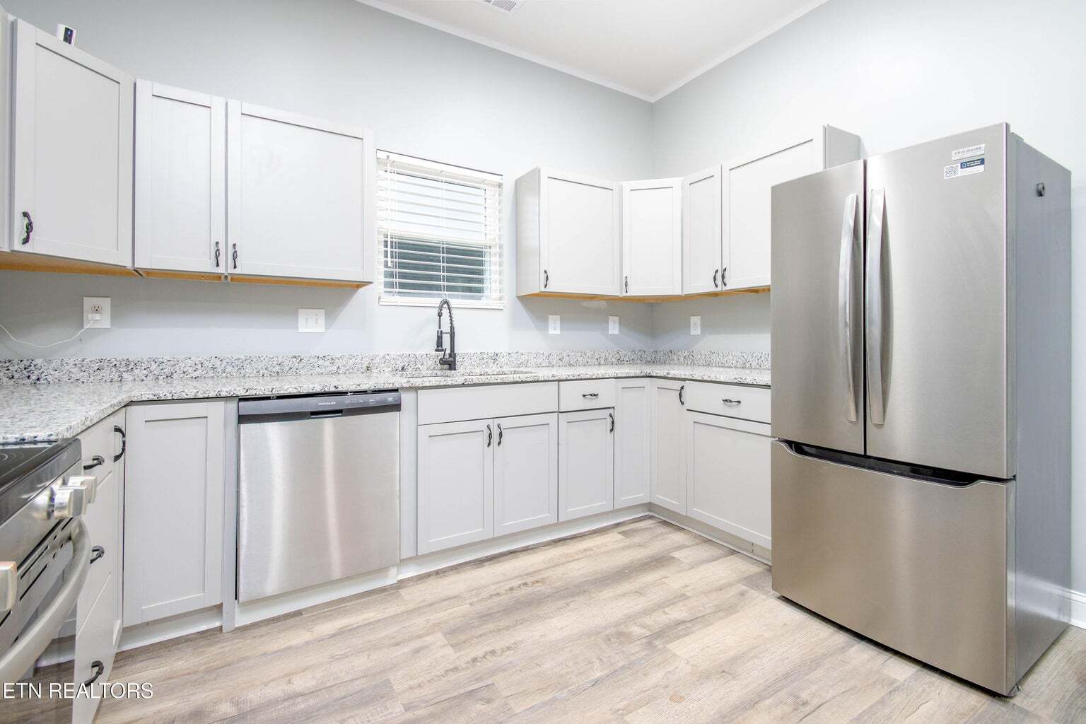 Building Photo - 224 E Quincy Ave