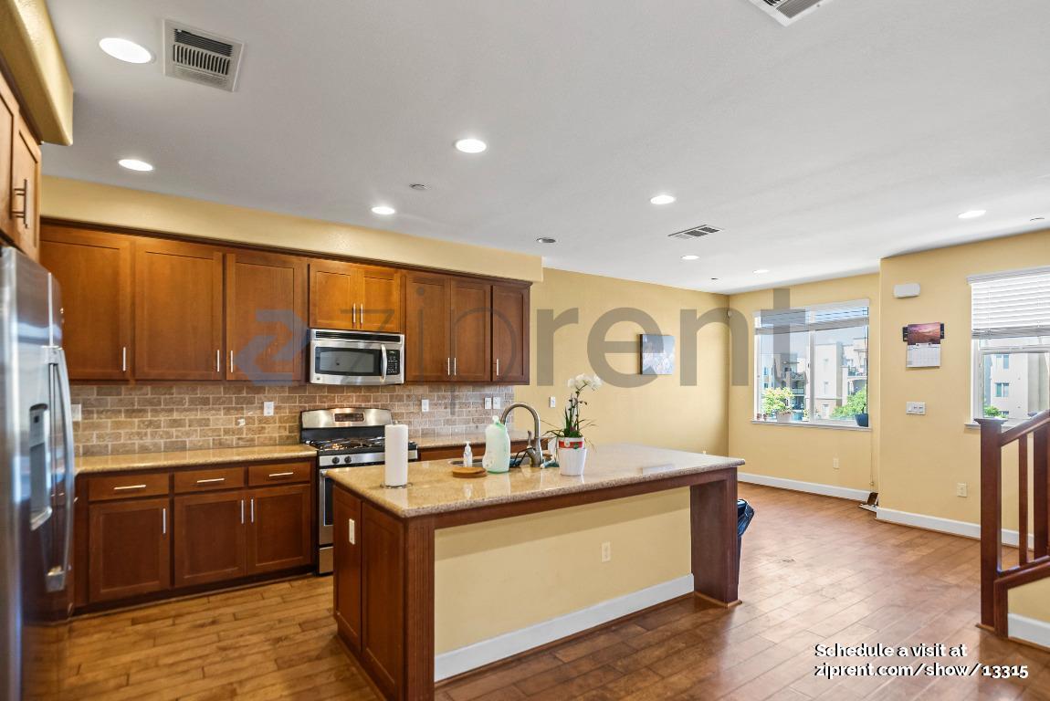 Building Photo - 1661 Lee Way