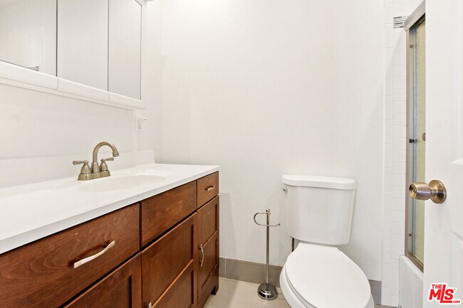 Building Photo - 1335 S Roxbury Dr