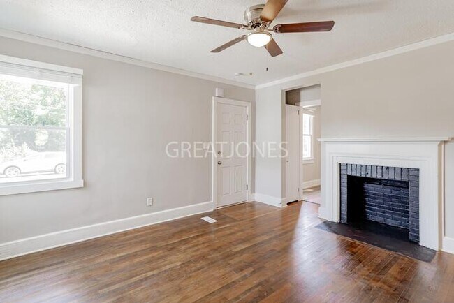 Building Photo - Charming 2 Bedroom in Greenville!