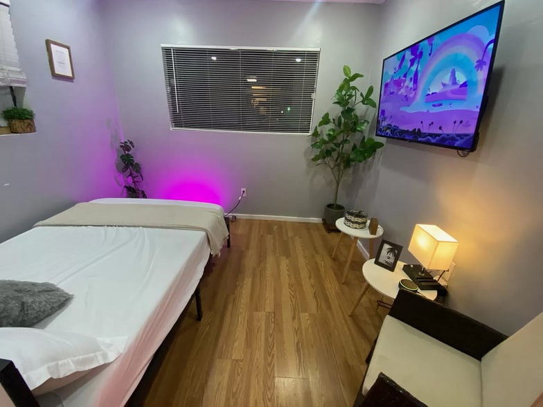 Primary Photo - 310 SW 9th Ave