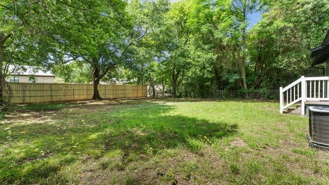 Building Photo - 406 E 25th St